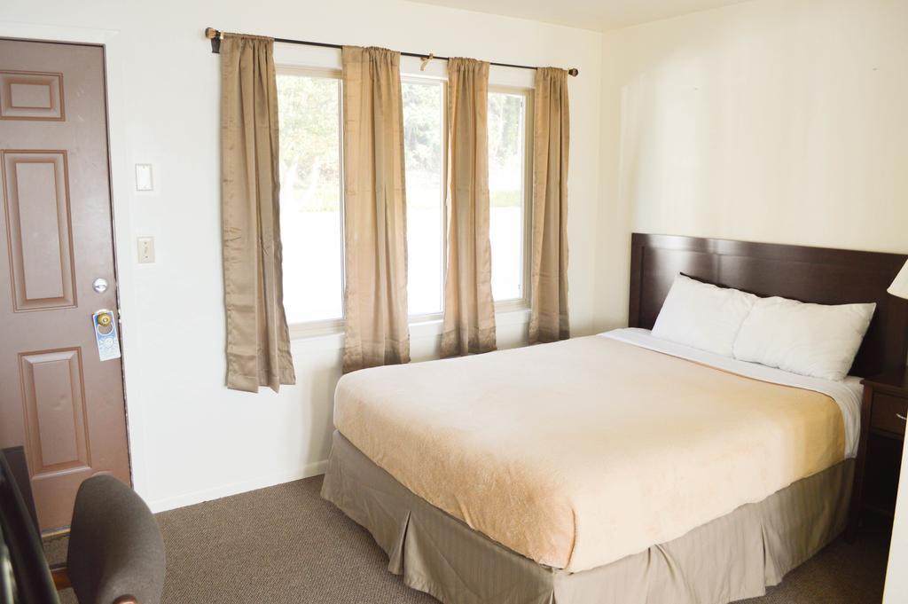 Bay Bridge Motel ノースベンド エクステリア 写真